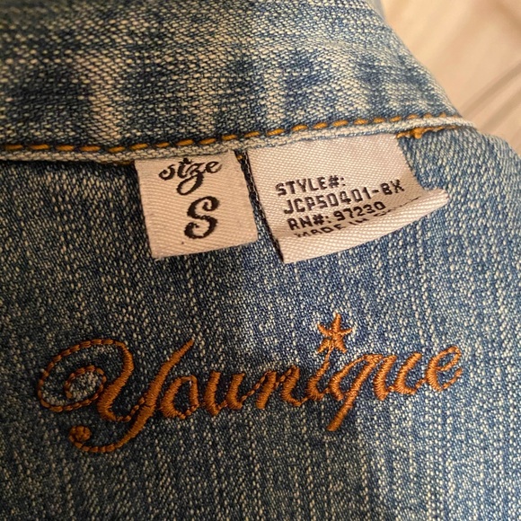 Cropped jean jacket - Picture 2 of 6